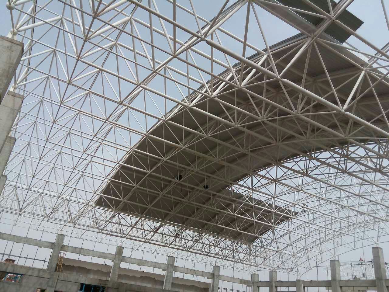 境外青岛一汽网架